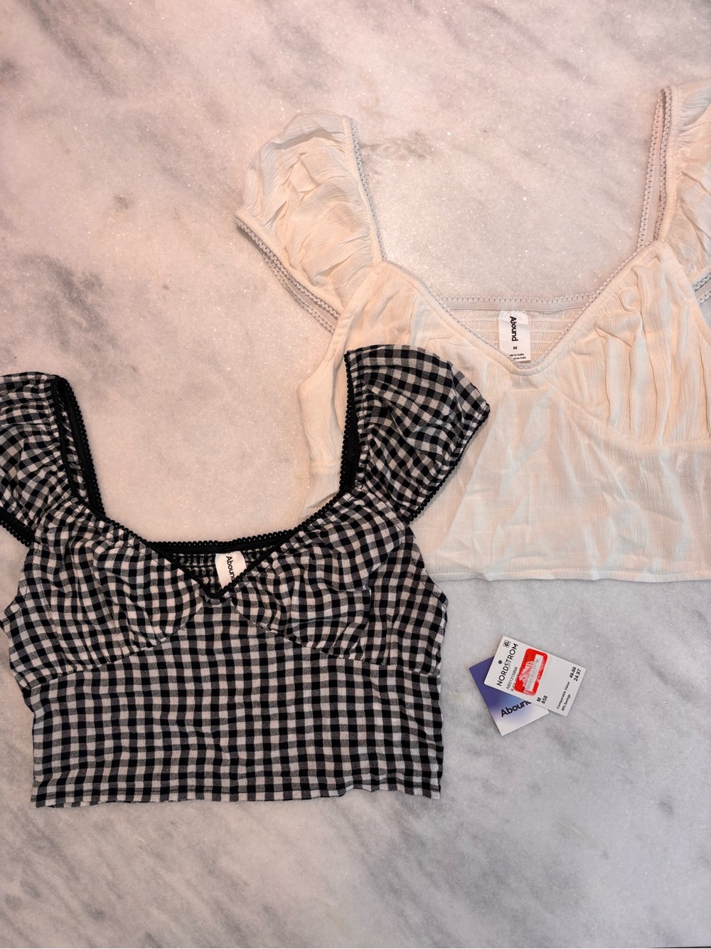 COTTAGECORE TOP BUNDLE ! NWT ! Gingham and White Puff Sleeve Crop Tops !
